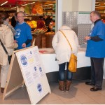 Unterschriftenaktion bei Edeka in Besse am 01.02.2014